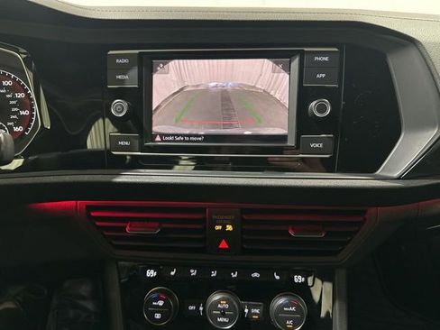 Used 2021 Volkswagen Jetta GLI image 21