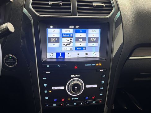 Used 2019 Ford Explorer Limited w/ Class III Trailer Tow Package image 21