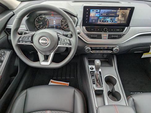 New 2026 Nissan Altima 2.5 SR FWD image 9