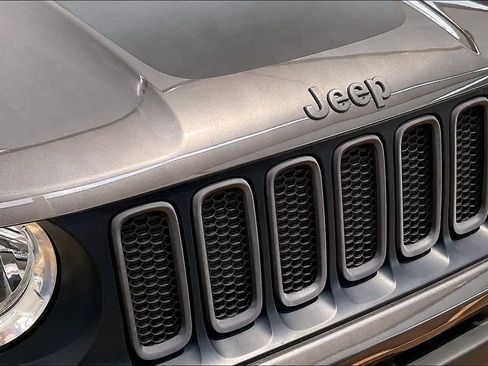 Used 2016 Jeep Renegade Trailhawk AWD/4WD image 30