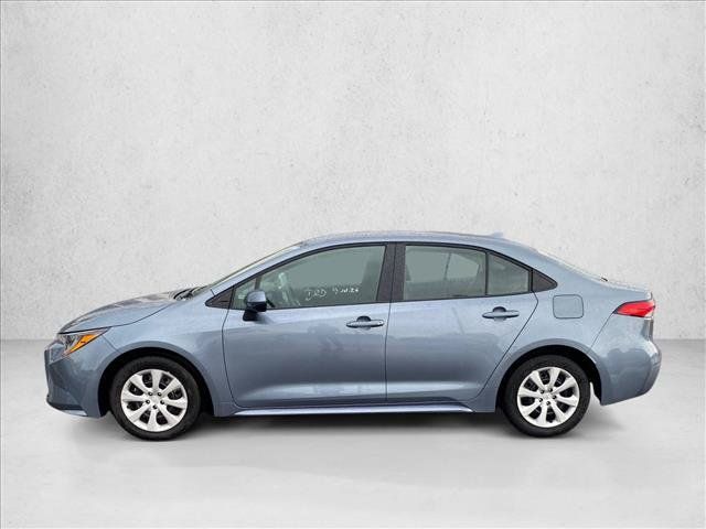 Used 2026 Toyota Corolla LE FWD image 5