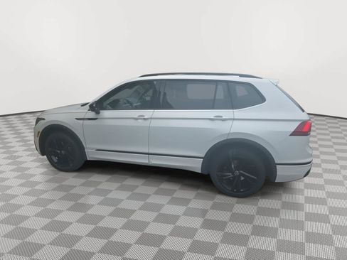Used 2024 Volkswagen Tiguan SE R-Line AWD/4WD image 3