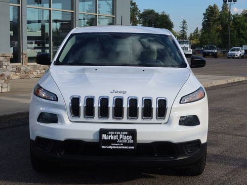Used 2017 Jeep Cherokee Sport image 2