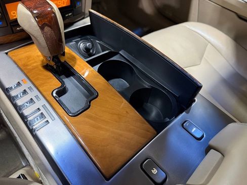 Used 2008 Cadillac XLR image 29