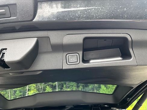 Used 2023 GMC Acadia AT4 AWD/4WD image 24