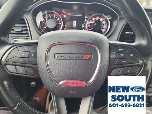 Used 2023 Dodge Challenger SXT image 17
