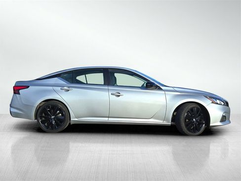 Used 2021 Nissan Altima 2.5 SR image 3