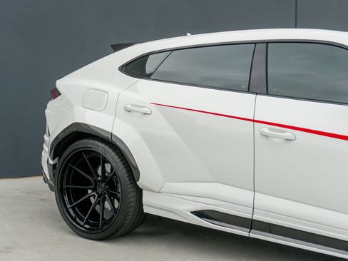 Used 2021 Lamborghini Urus AWD/4WD image 34