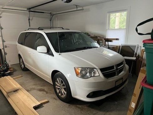 Used 2019 Dodge Grand Caravan SXT image 5