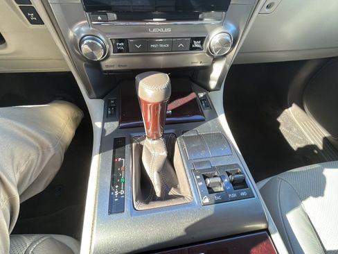 Used 2015 Lexus GX 460 w/ Premium Package AWD/4WD image 19