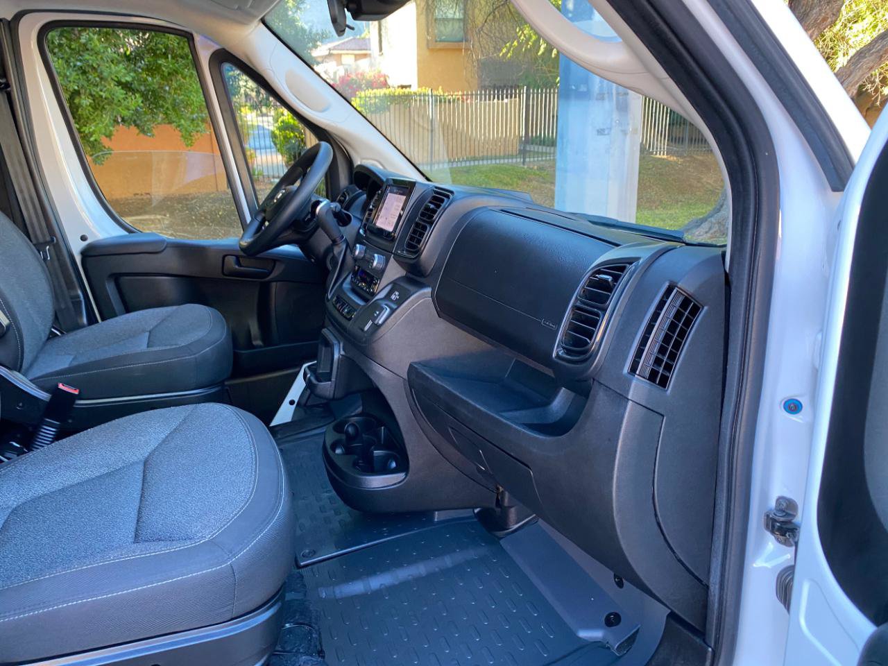 Used 2025 RAM ProMaster 2500 w/ U-Haul Equipment Group FWD image 40