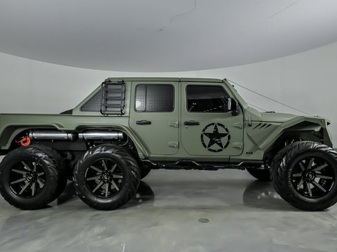 Used 2018 Jeep Wrangler Unlimited Sport S image 13