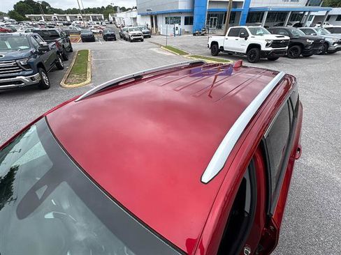 Used 2023 GMC Terrain SLT w/ Infotainment Package II AWD/4WD image 13
