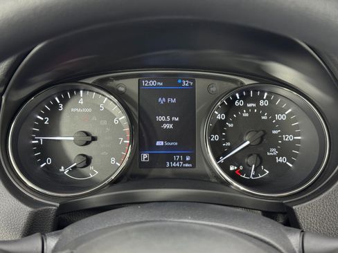 Used 2020 Nissan Rogue Sport S image 18