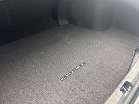 Used 2022 Toyota Camry SE image 38