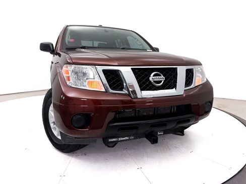 Used 2017 Nissan Frontier SV RWD image 5