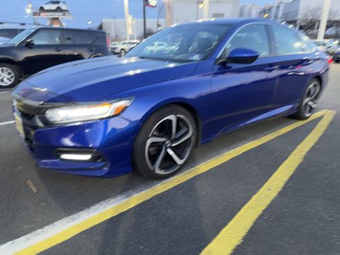 Used 2019 Honda Accord Sport image 2