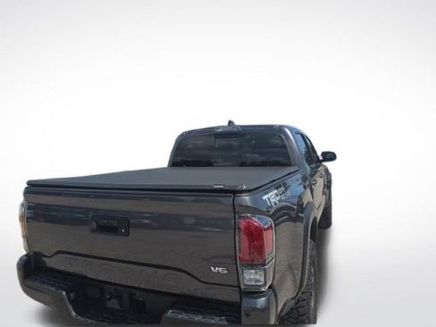 Used 2021 Toyota Tacoma TRD Off-Road w/ Technology Package RWD image 4