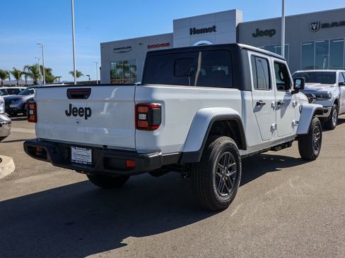 New 2026 Jeep Gladiator Sport image 4