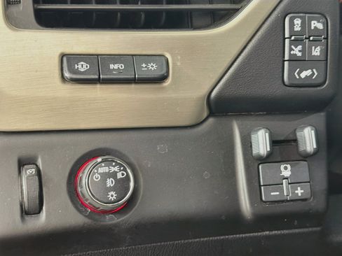 Used 2015 GMC Yukon Denali w/ Premium Package RWD image 16