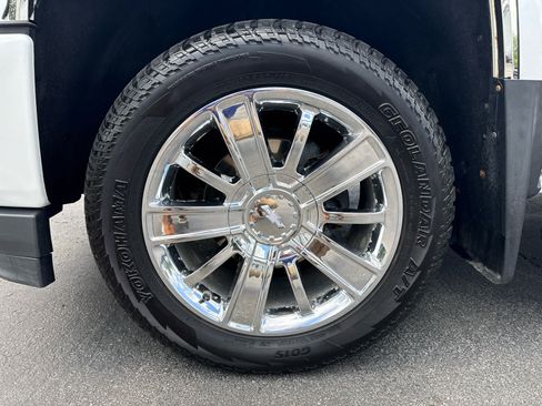 Used 2018 Chevrolet Silverado 1500 High Country AWD/4WD image 9