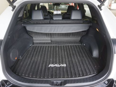 Used 2020 Toyota RAV4 XSE AWD/4WD image 18
