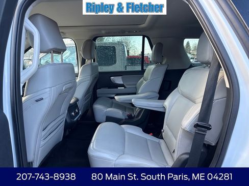 Used 2025 Ford Expedition Active AWD/4WD image 12