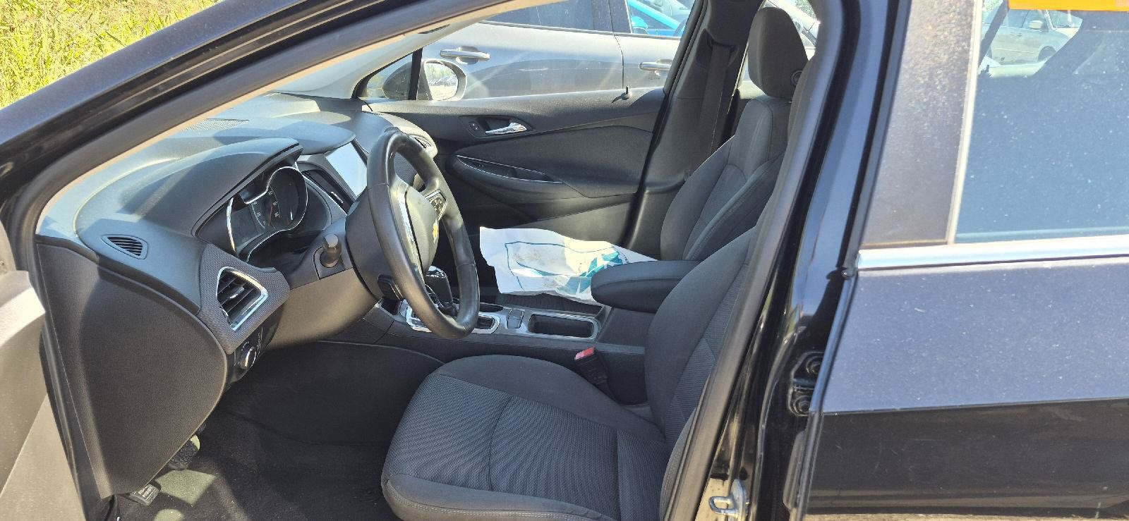 Used 2018 Chevrolet Cruze LT FWD image 5