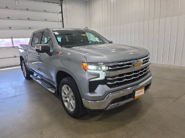 Used 2024 Chevrolet Silverado 1500 LTZ AWD/4WD image 2