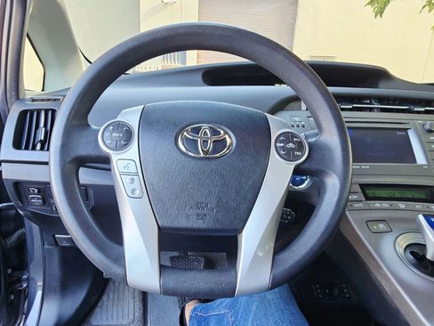 Used 2014 Toyota Prius Plug-In Hybrid image 15