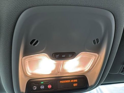 Used 2023 Buick Encore GX Select w/ Sport Touring Package FWD image 31