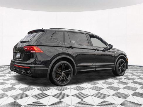 Certified 2024 Volkswagen Tiguan SE R-Line AWD/4WD image 9