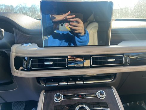 Used 2020 Lincoln Aviator Reserve w/ Equipment Group 201A image 18