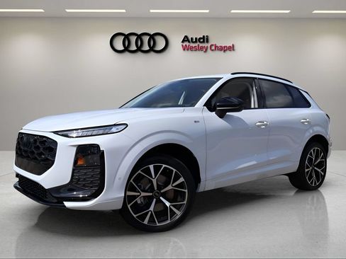 New 2026 Audi Q3 quattro 2.0T AWD/4WD image 1