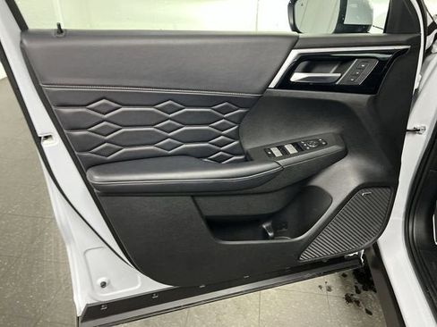 Used 2025 Mitsubishi Outlander SEL AWD/4WD image 23