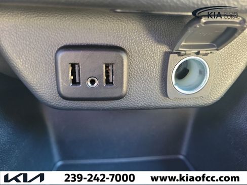 Used 2022 Chevrolet Traverse LS FWD image 28