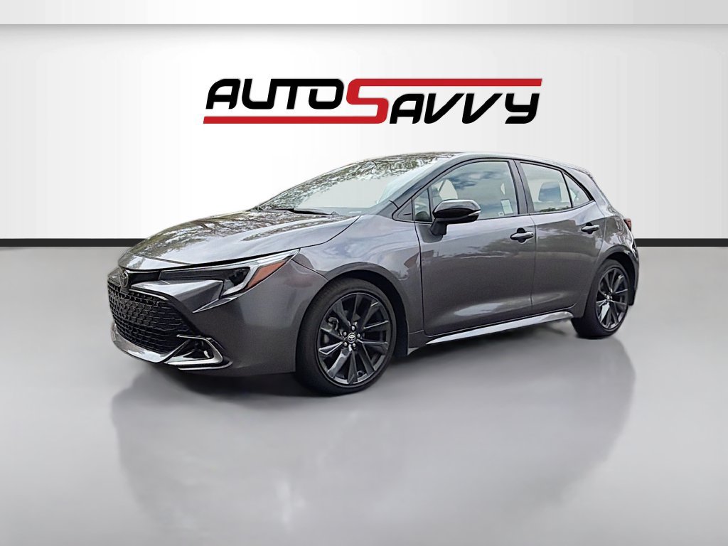Used 2024 Toyota Corolla XSE FWD image 3