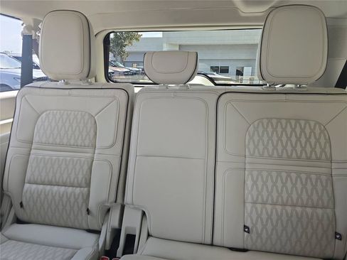 Certified 2022 Lincoln Navigator L Black Label AWD/4WD image 10