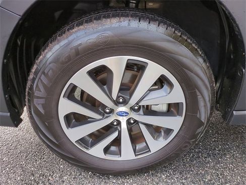 Used 2023 Subaru Outback Premium image 11