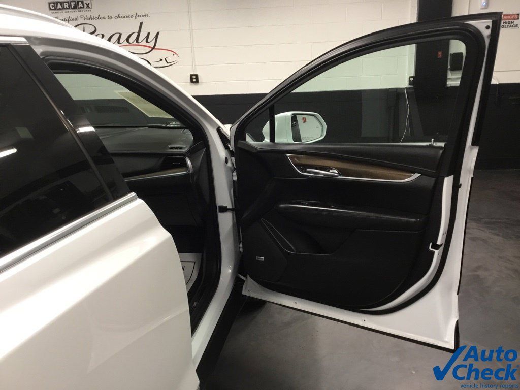 Used 2017 Cadillac XT5 Platinum w/ Driver Assist Package AWD/4WD image 38