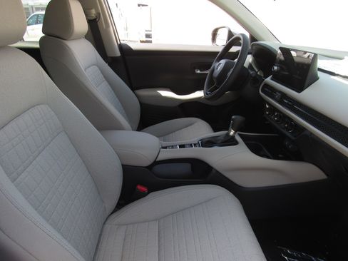 New 2026 Honda HR-V LX image 6