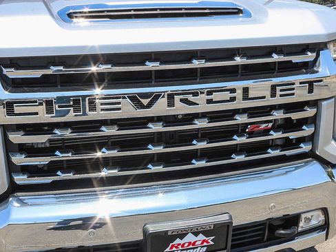 Used 2021 Chevrolet Silverado 2500 LTZ w/ LTZ Plus Package AWD/4WD image 5