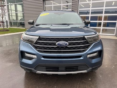 Used 2020 Ford Explorer XLT w/ Equipment Group 202A image 2