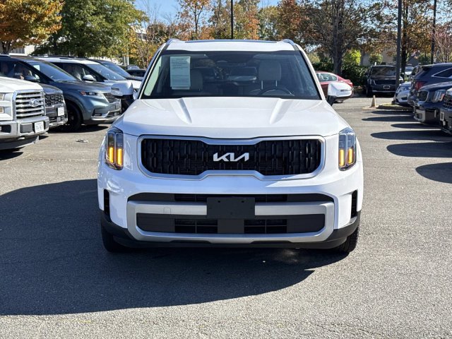 Used 2024 Kia Telluride EX w/ EX Captain's Chair Package AWD/4WD image 6