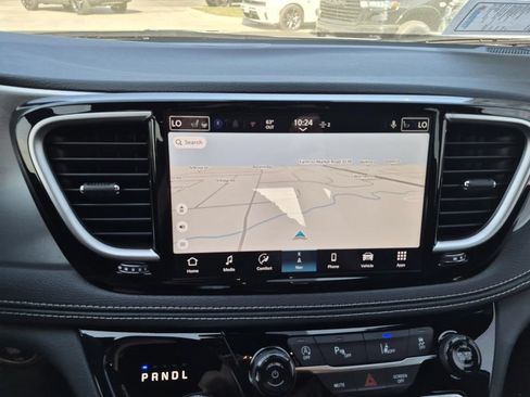 New 2026 Chrysler Pacifica Limited w/ S Appearance Package FWD image 19