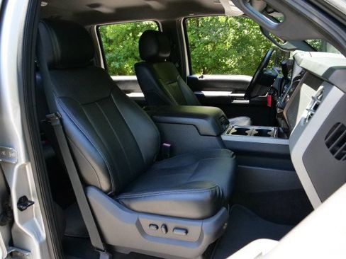 Used 2016 Ford F250 Lariat w/ Chrome Package AWD/4WD image 40
