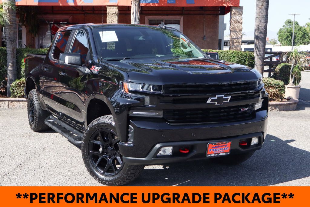 Used 2020 Chevrolet Silverado 1500 LT Trail Boss w/ Midnight Edition AWD/4WD image 2