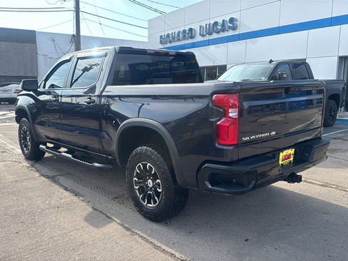 Used 2024 Chevrolet Silverado 1500 ZR2 w/ Technology Package image 9