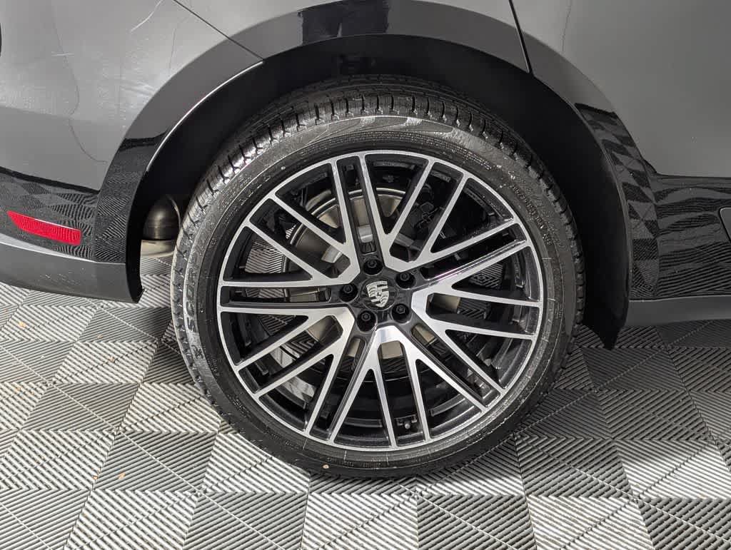Used 2026 Porsche Macan AWD/4WD image 14