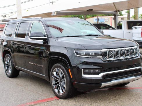 Used 2025 Jeep Grand Wagoneer Series III w/ Rear Seat Video Group 1 AWD/4WD image 2